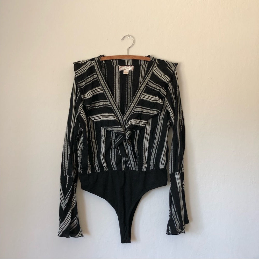 Band Of Gypsies Women’s Bodysuit Summer Trendy Stripe Black White